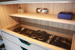 walk_in_closet_3